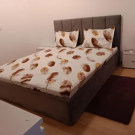 3 Apartment *